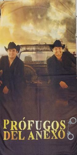 TOALLA PEROSNAJES PROFUGOS DEL ANEXO