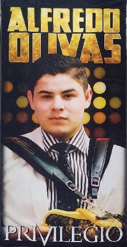 TOALLA PEROSNAJES CARLOS RIVERA