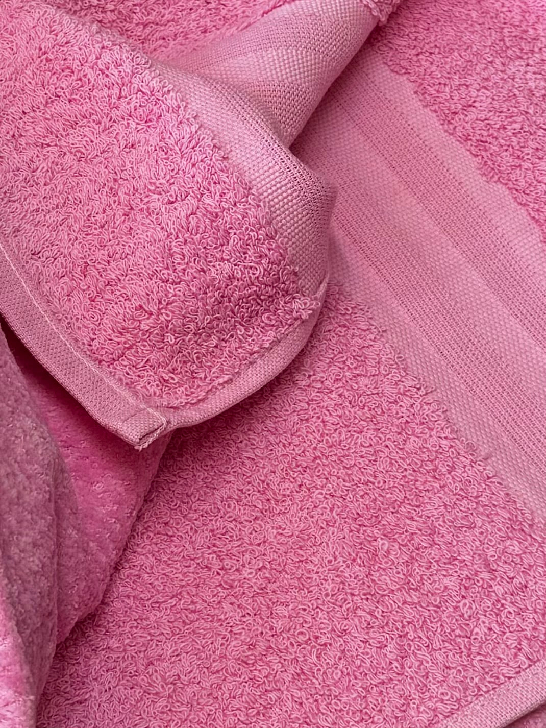 TOALLA GAMUZA MEDIO BAÑO ROSA 70X140