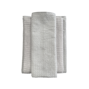 Juego de toallas hechas de 100% algodón ecologico super absorbentes suaves de alta calidad estilo gamuza tacto seda. Contiene: 1 Toalla baño completo de 90 x 160 cm 1 Toalla medio baño de 70 x 140 1 Toalla pullman 40 x 70